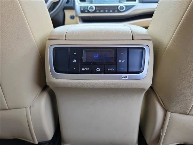 Used 2015 Toyota Highlander XLE AWD/4WD image 18