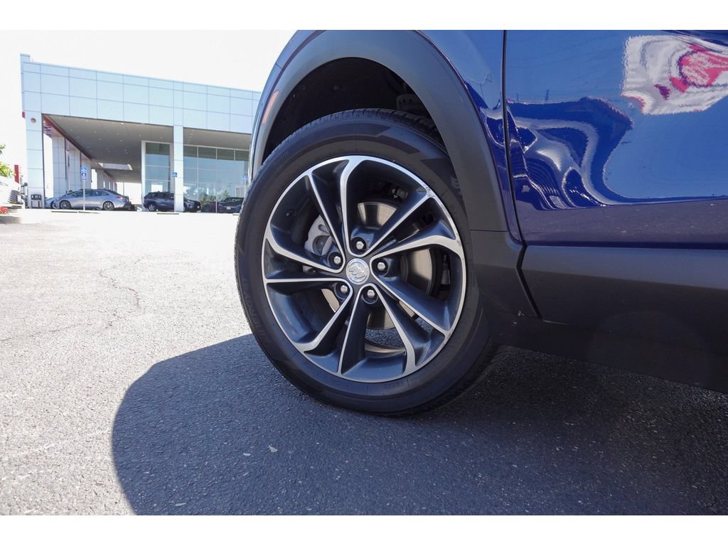 Used 2022 Buick Encore GX Select AWD/4WD image 9