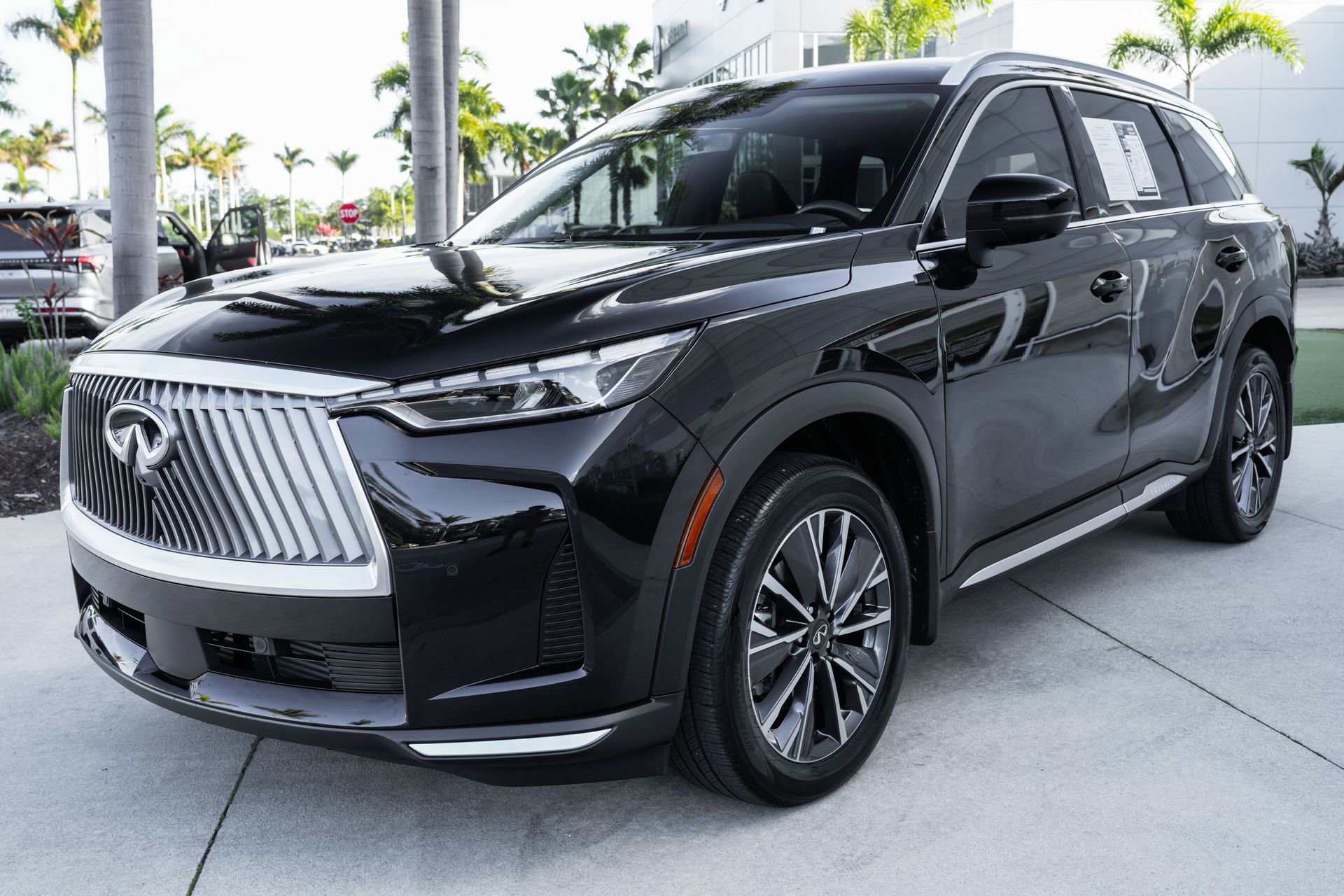 Certified 2026 INFINITI QX60 Luxe w/ Cargo Package image 6