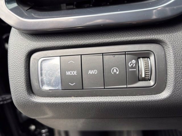 Used 2026 GMC Acadia AT4 w/ Luxury Package AWD/4WD image 16