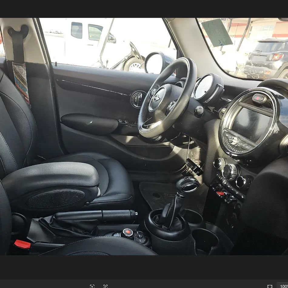 Used 2019 MINI Cooper 4-Door Hardtop image 5