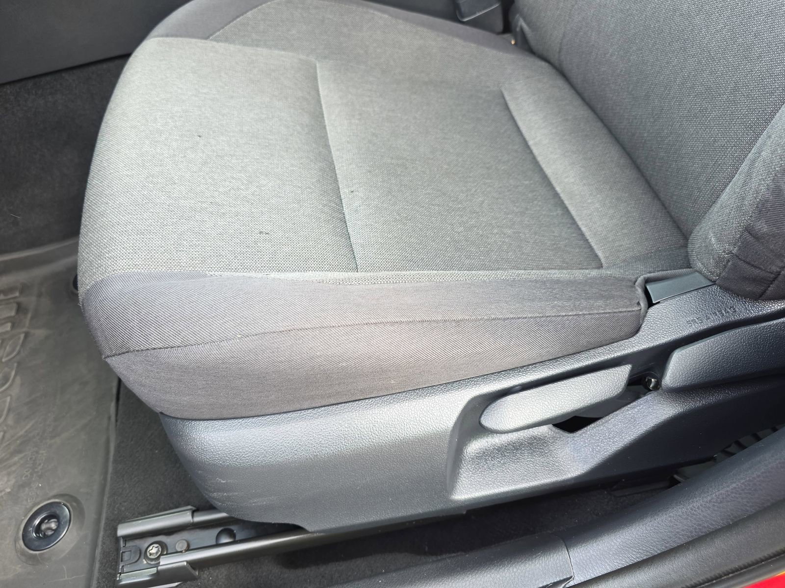 Used 2025 Toyota Camry LE image 27