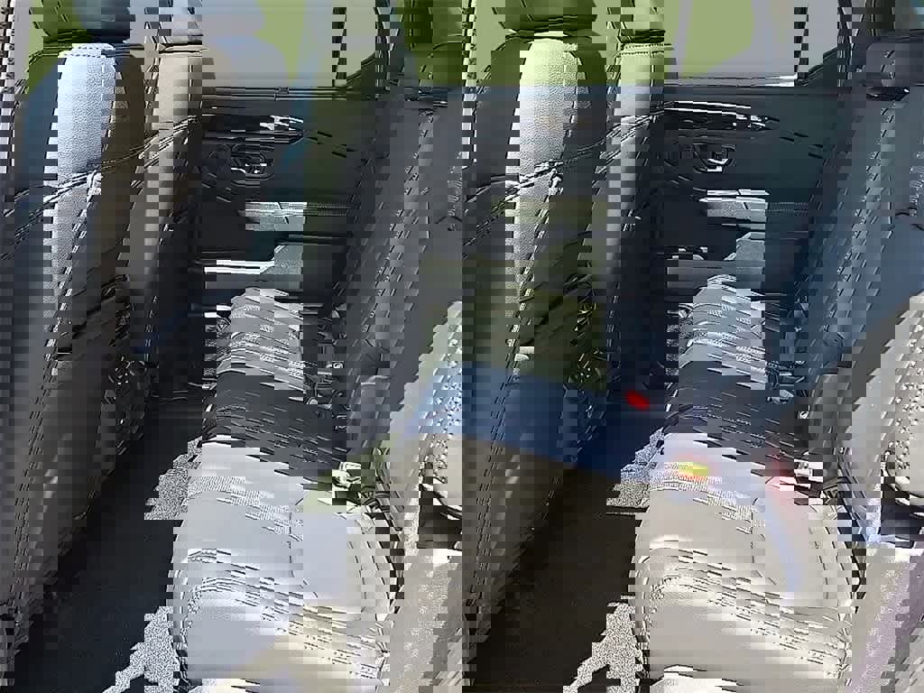 New 2025 Honda Pilot Touring image 7