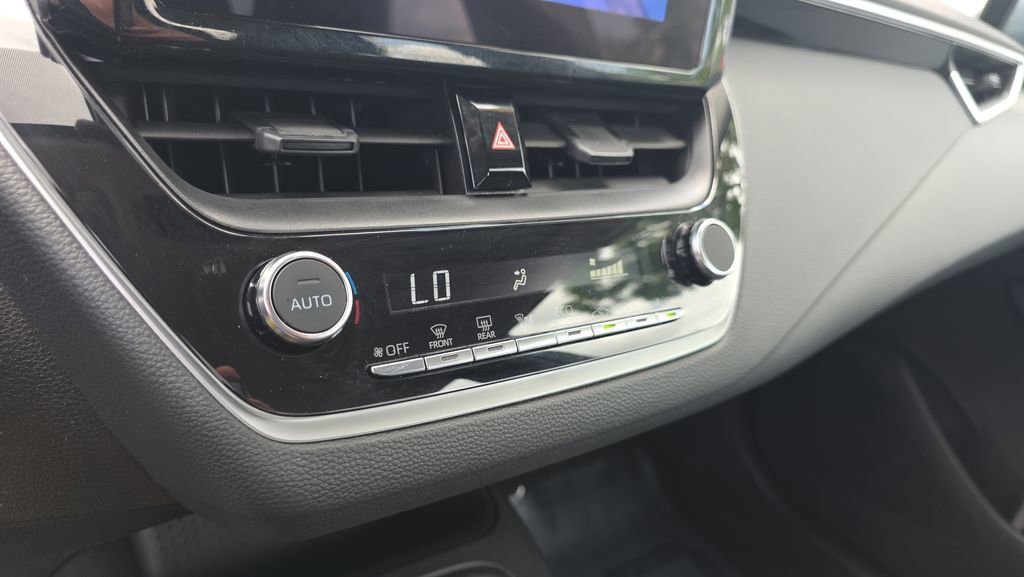 Used 2023 Toyota Corolla LE image 23
