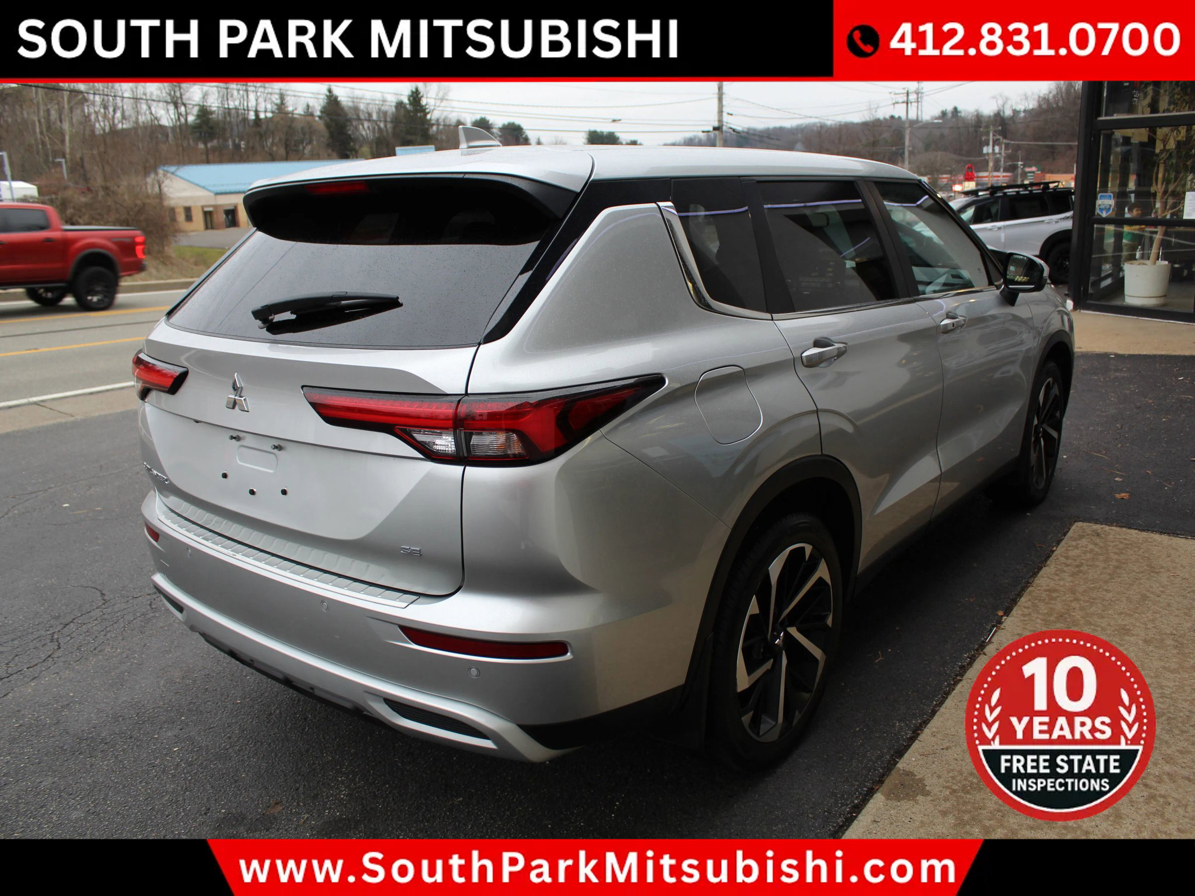 Used 2022 Mitsubishi Outlander SE image 9