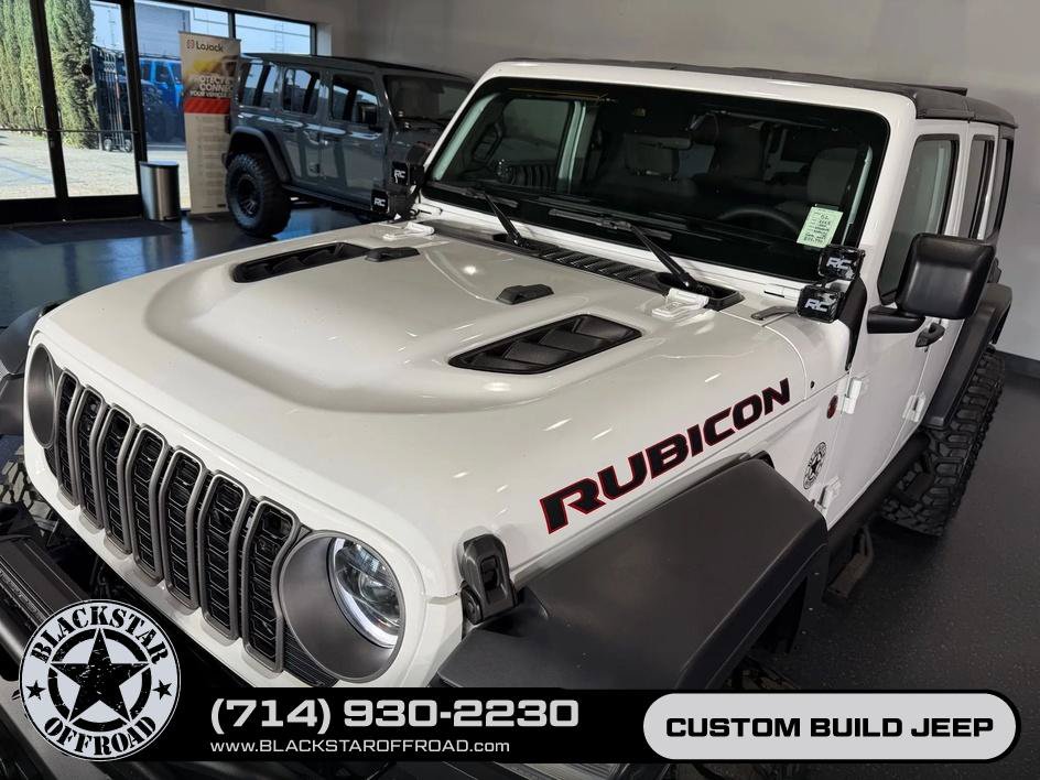 Used 2025 Jeep Wrangler Unlimited Rubicon AWD/4WD image 6