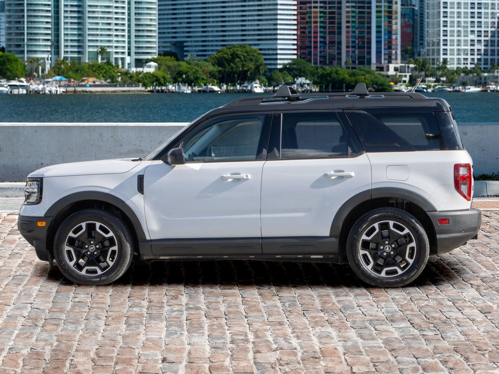 Used 2021 Ford Bronco Sport Outer Banks w/ Outer Banks Package (96D) image 8