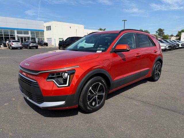 Used 2023 Kia Niro EX FWD image 3