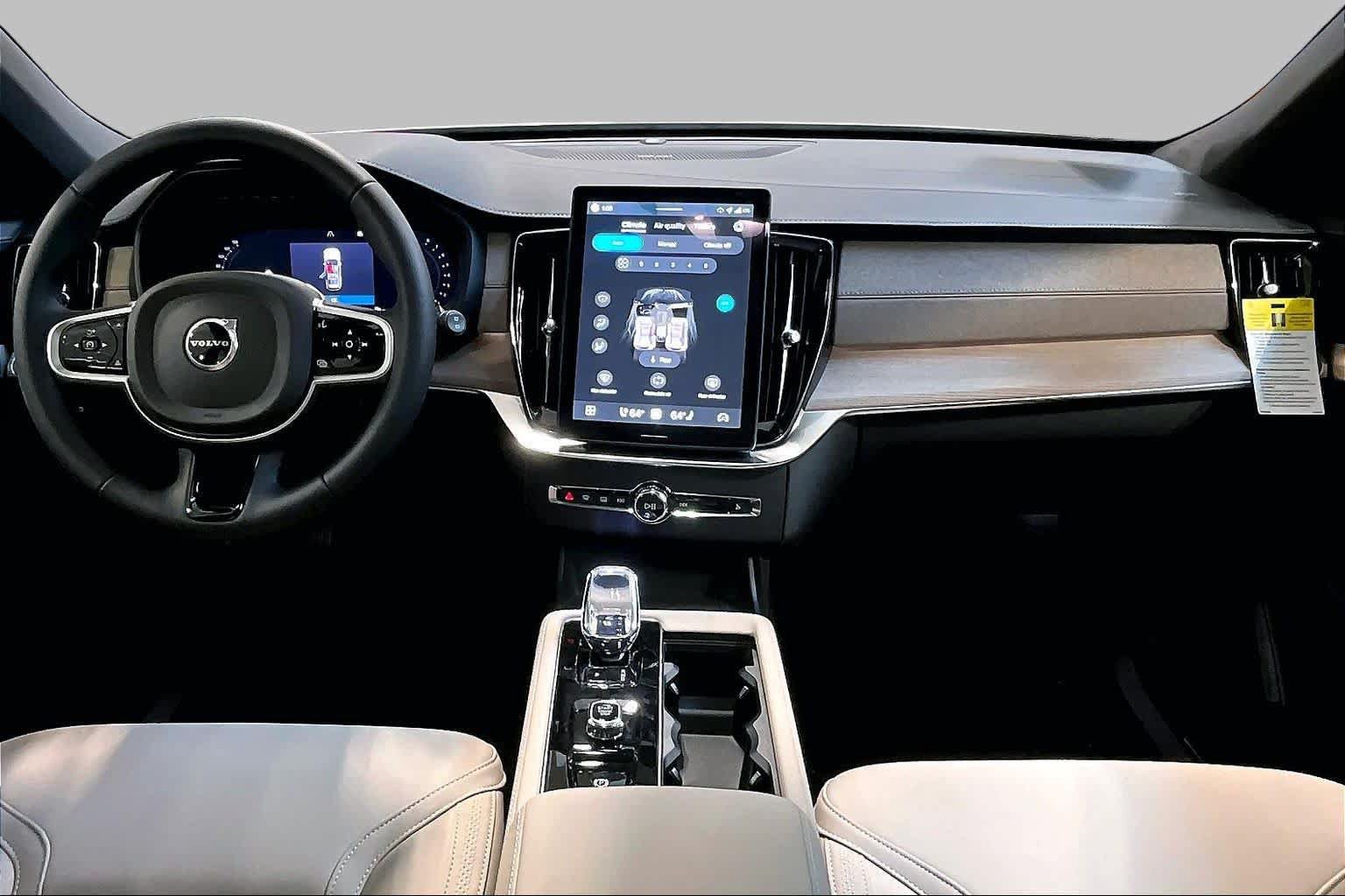 New 2026 Volvo XC90 B6 Plus w/ Protection Package Premier AWD/4WD image 7