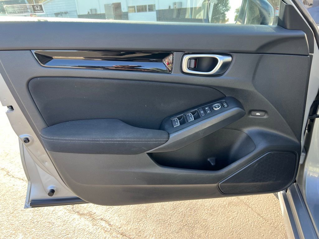 Used 2025 Honda Civic Sport image 12