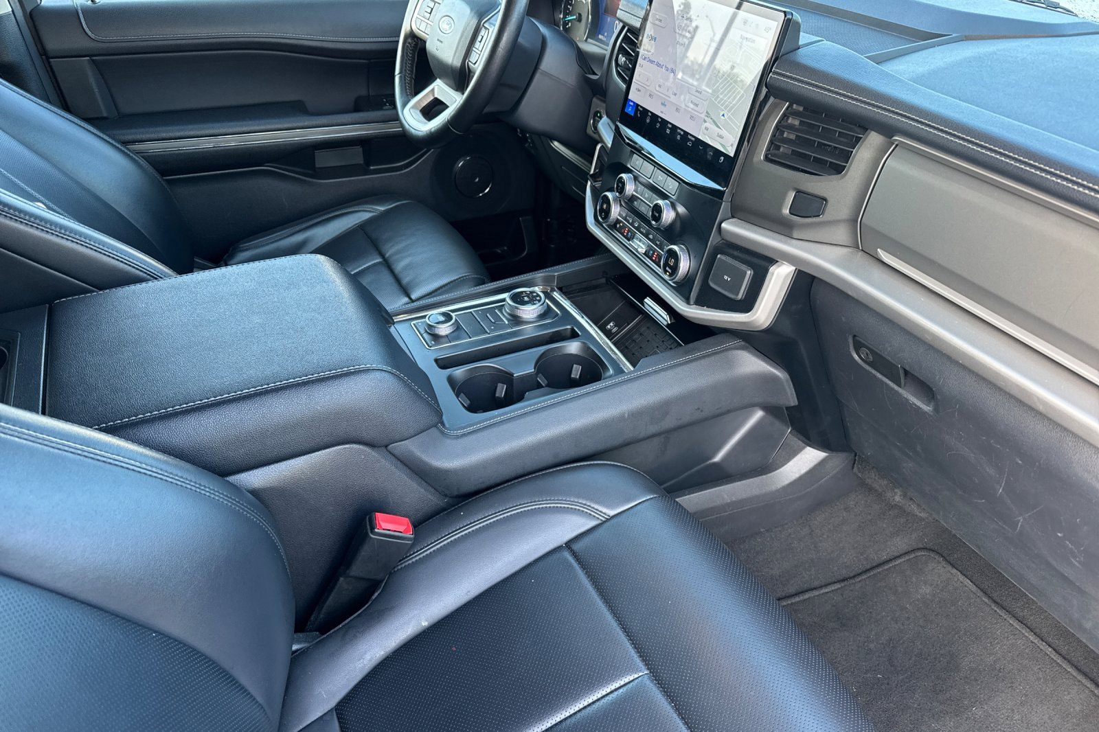Used 2024 Ford Expedition XLT image 20