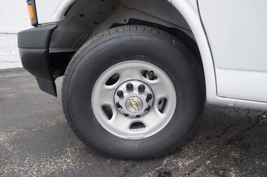 New 2026 Chevrolet Express 3500 Extended w/ Driver Convenience Package image 21