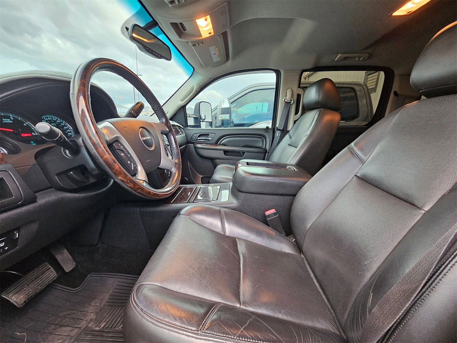 Used 2014 GMC Sierra 3500 Denali image 10