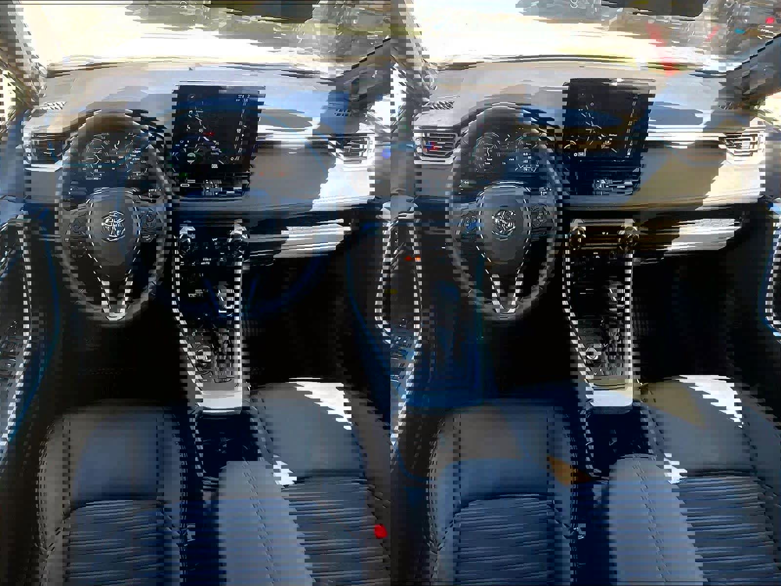 Used 2023 Toyota RAV4 XSE AWD/4WD image 17