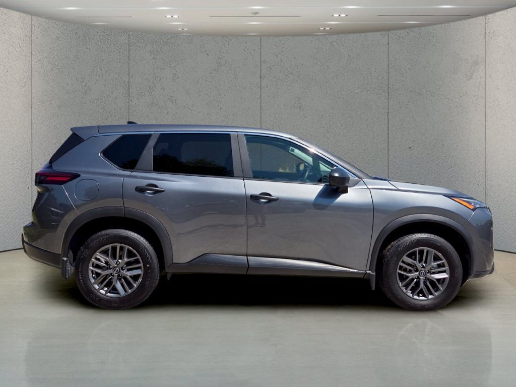 Used 2026 Nissan Rogue S FWD image 6