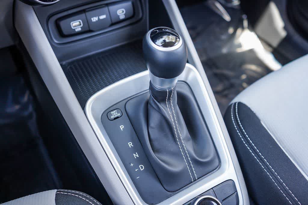 Certified 2024 Hyundai Venue SEL FWD image 24