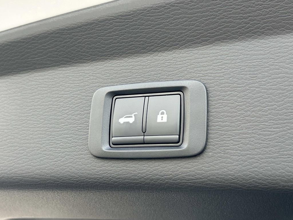 New 2026 Mitsubishi Outlander SE AWD/4WD image 12
