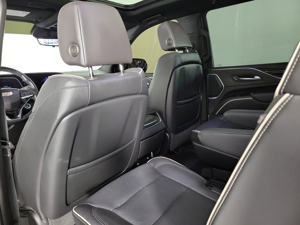 Used 2023 Cadillac Escalade ESV Sport AWD/4WD image 13