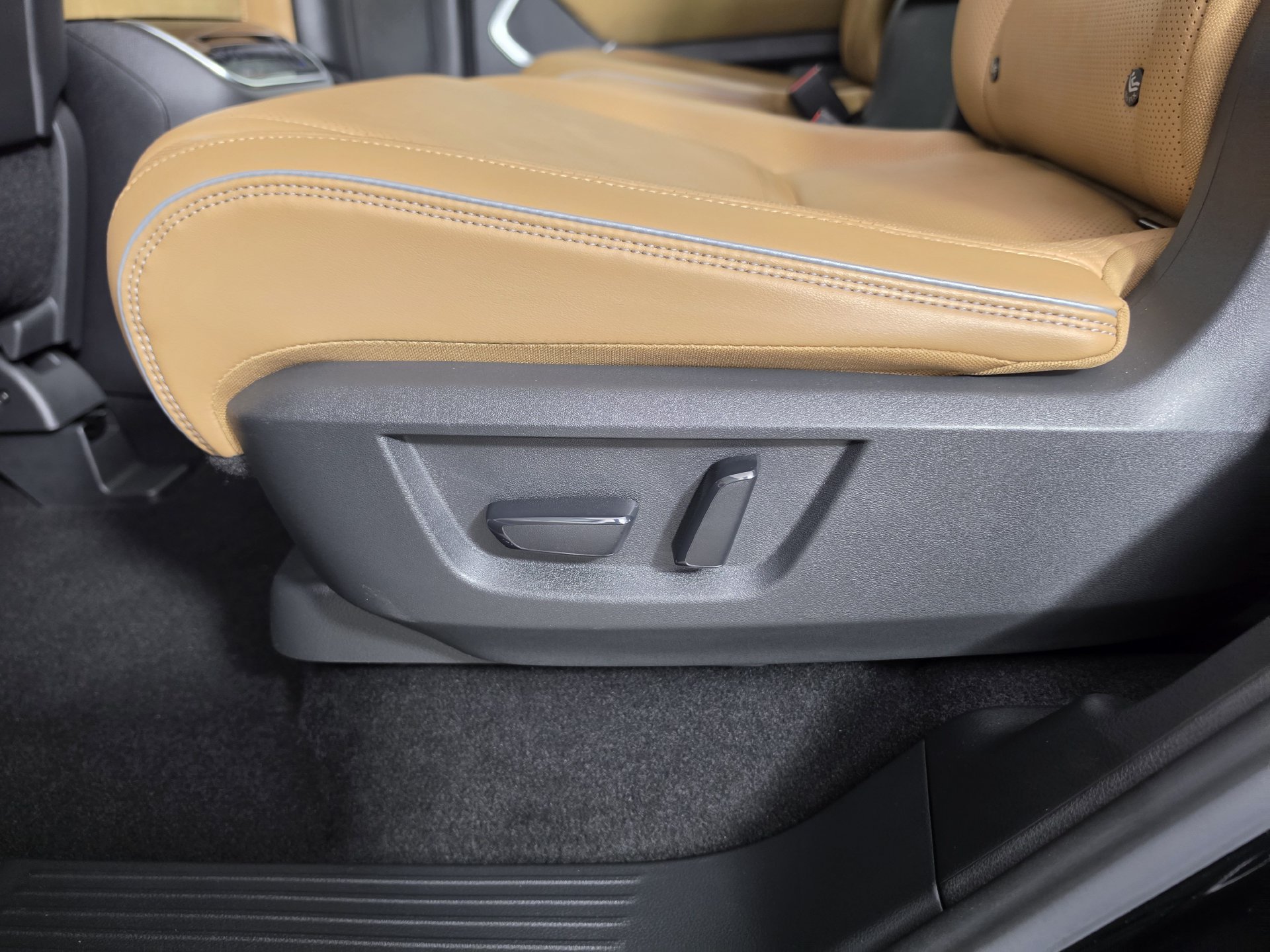 Used 2026 INFINITI QX80 Luxe RWD image 24