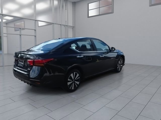 Certified 2022 Nissan Altima 2.5 SV w/ SV Premium Package image 8