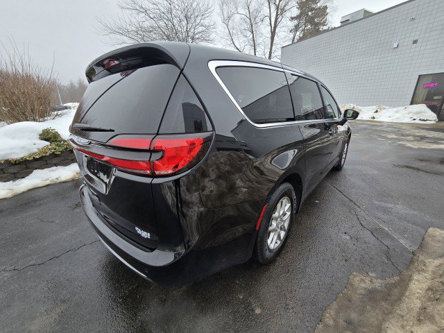 New 2026 Chrysler Pacifica Select image 6
