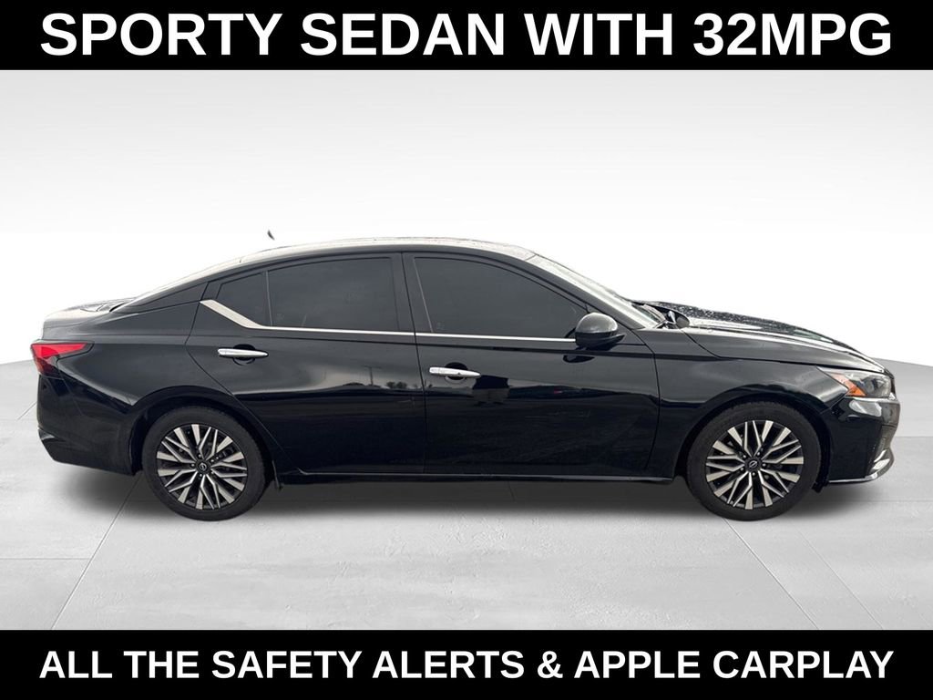 Used 2023 Nissan Altima 2.5 SV FWD image 1