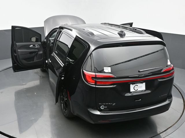 New 2025 Chrysler Pacifica Limited FWD image 64