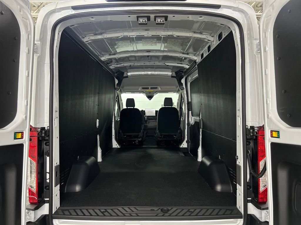 New 2026 Ford Transit 250 148 Medium Roof w/ Load Area Protection Package image 16