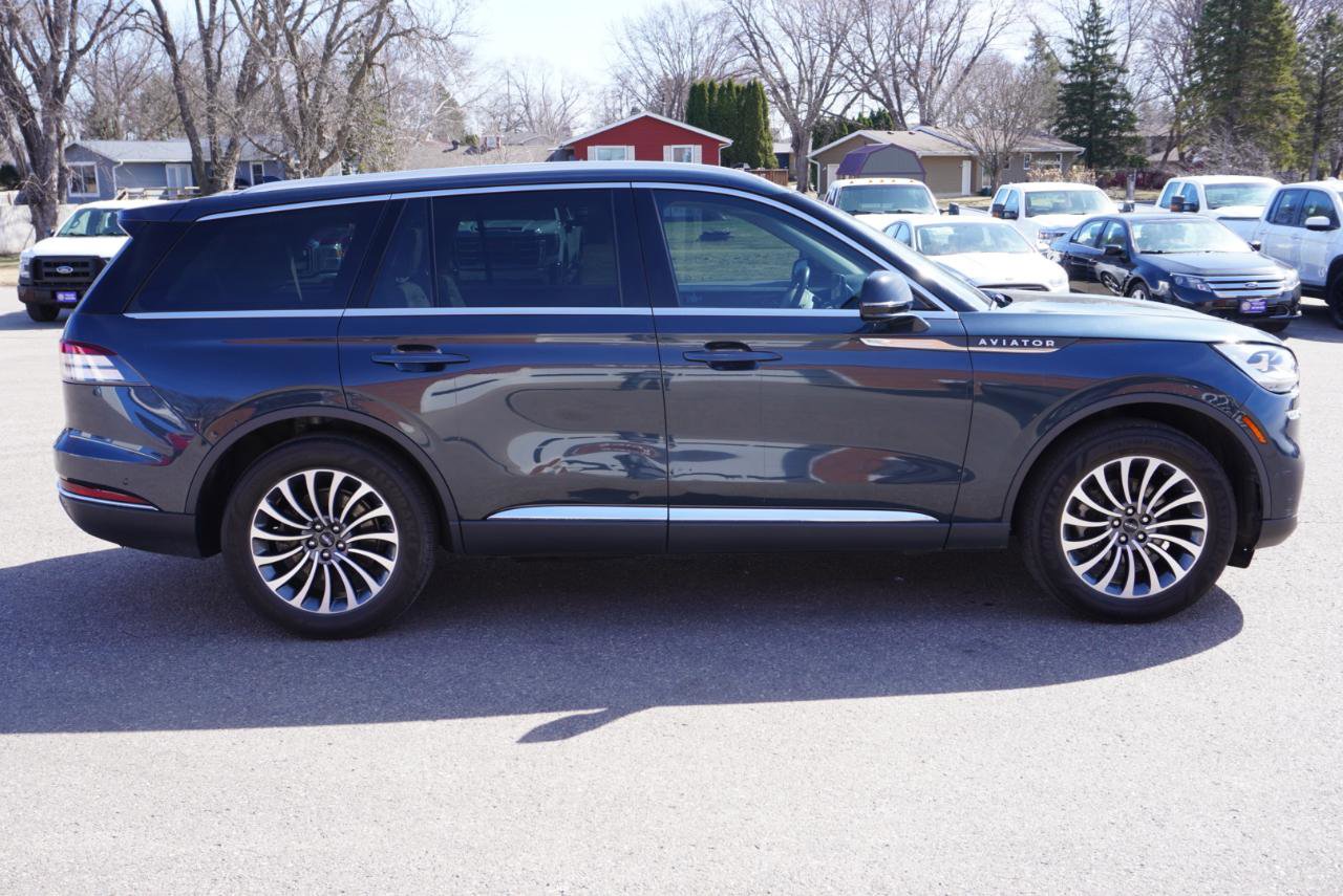 Used 2022 Lincoln Aviator Reserve w/ Equipment Group 201A image 6
