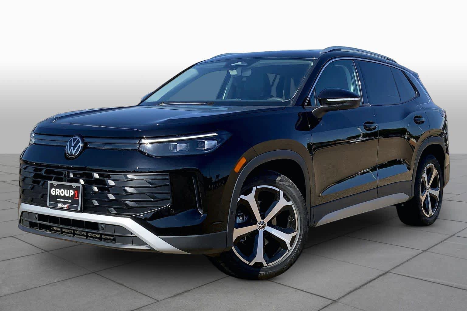 New 2026 Volkswagen Tiguan SE FWD image 1
