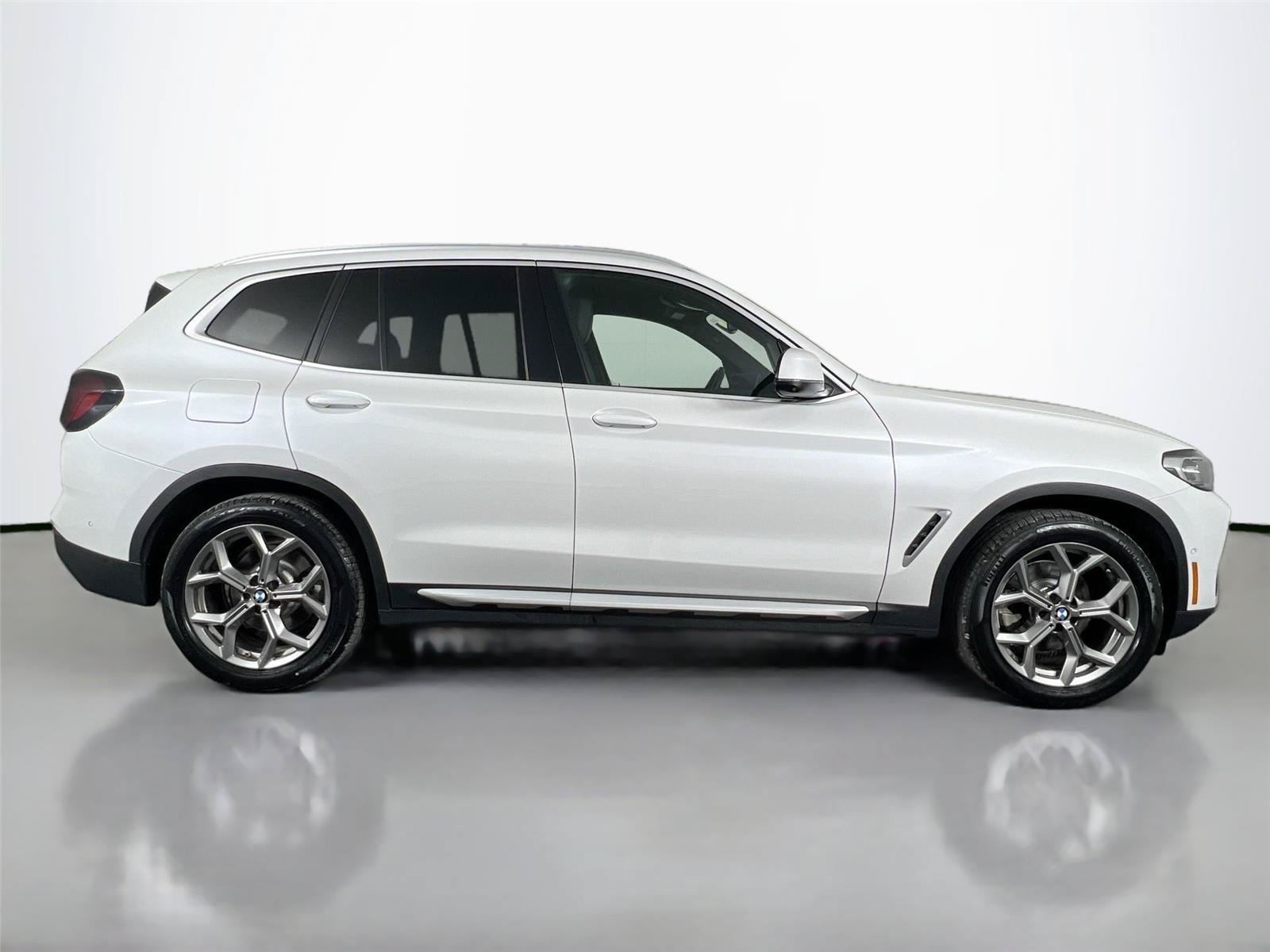 Used 2023 BMW X3 xDrive30i w/ Premium Package AWD/4WD image 7