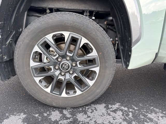 Used 2024 Toyota Tundra Limited AWD/4WD image 11