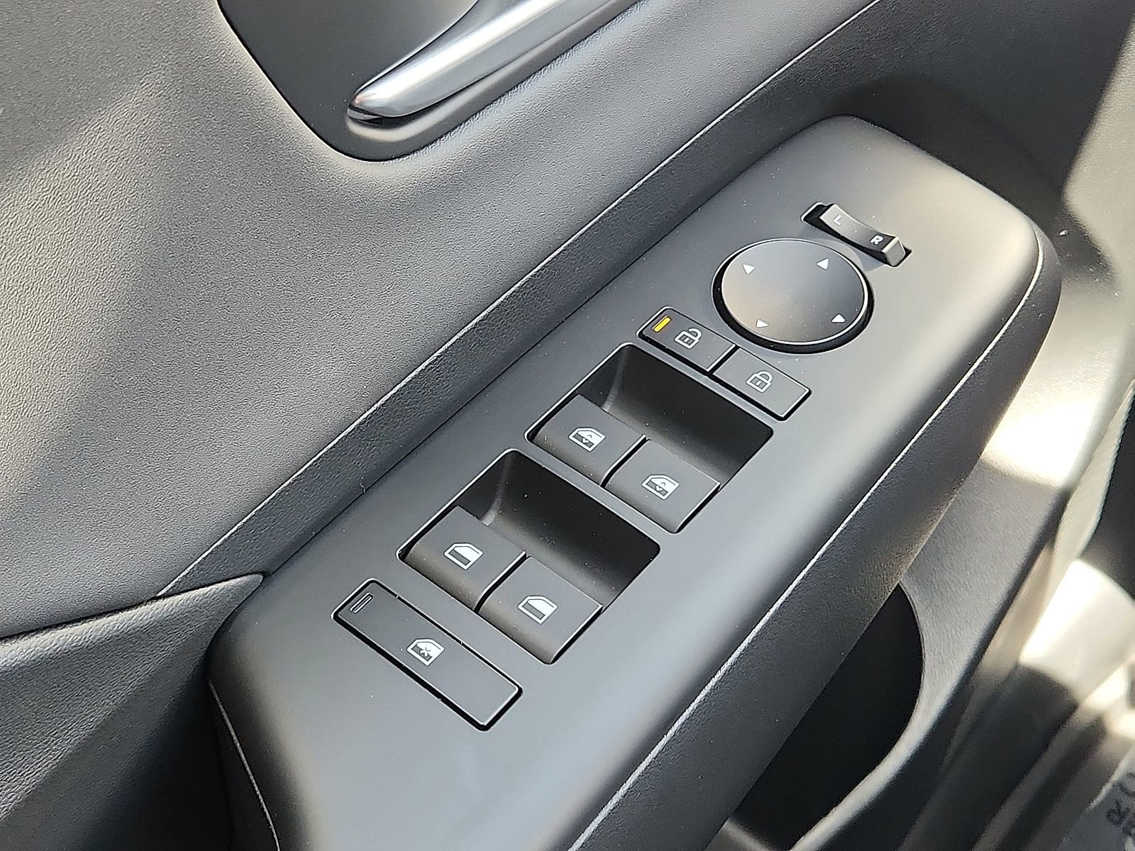 New 2026 Hyundai Kona Limited FWD image 16