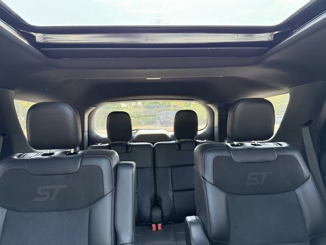 Used 2025 Ford Explorer ST AWD/4WD image 35