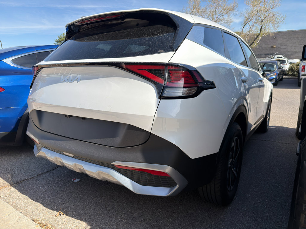 Used 2023 Kia Sportage LX image 5