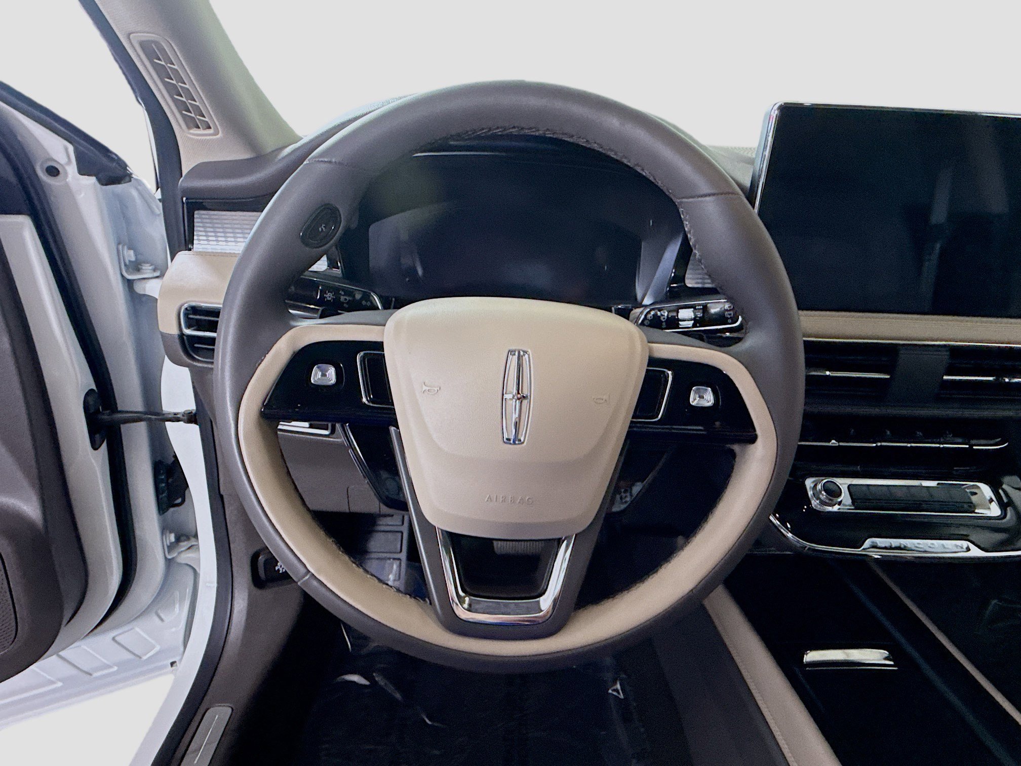 Used 2023 Lincoln Corsair FWD image 13