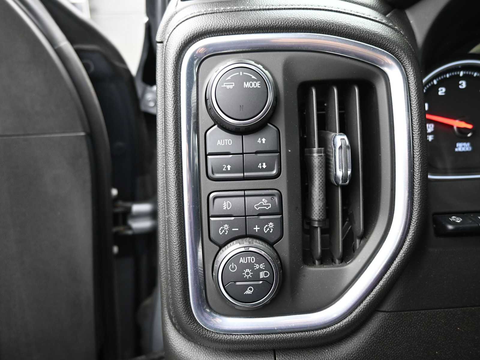 Used 2021 Chevrolet Silverado 1500 High Country w/ Technology Package image 10