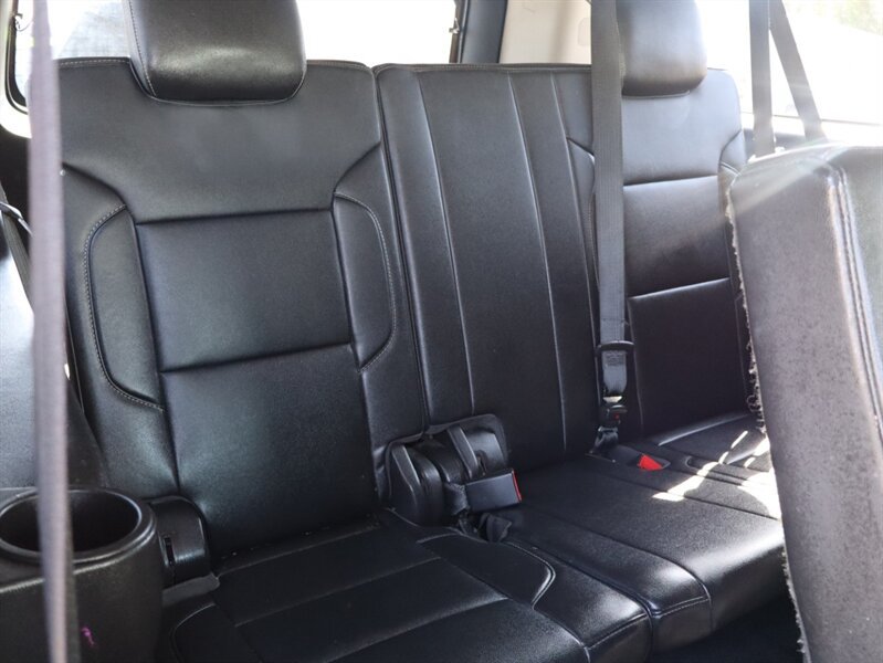Used 2018 Chevrolet Suburban LT w/ Luxury Package AWD/4WD image 13