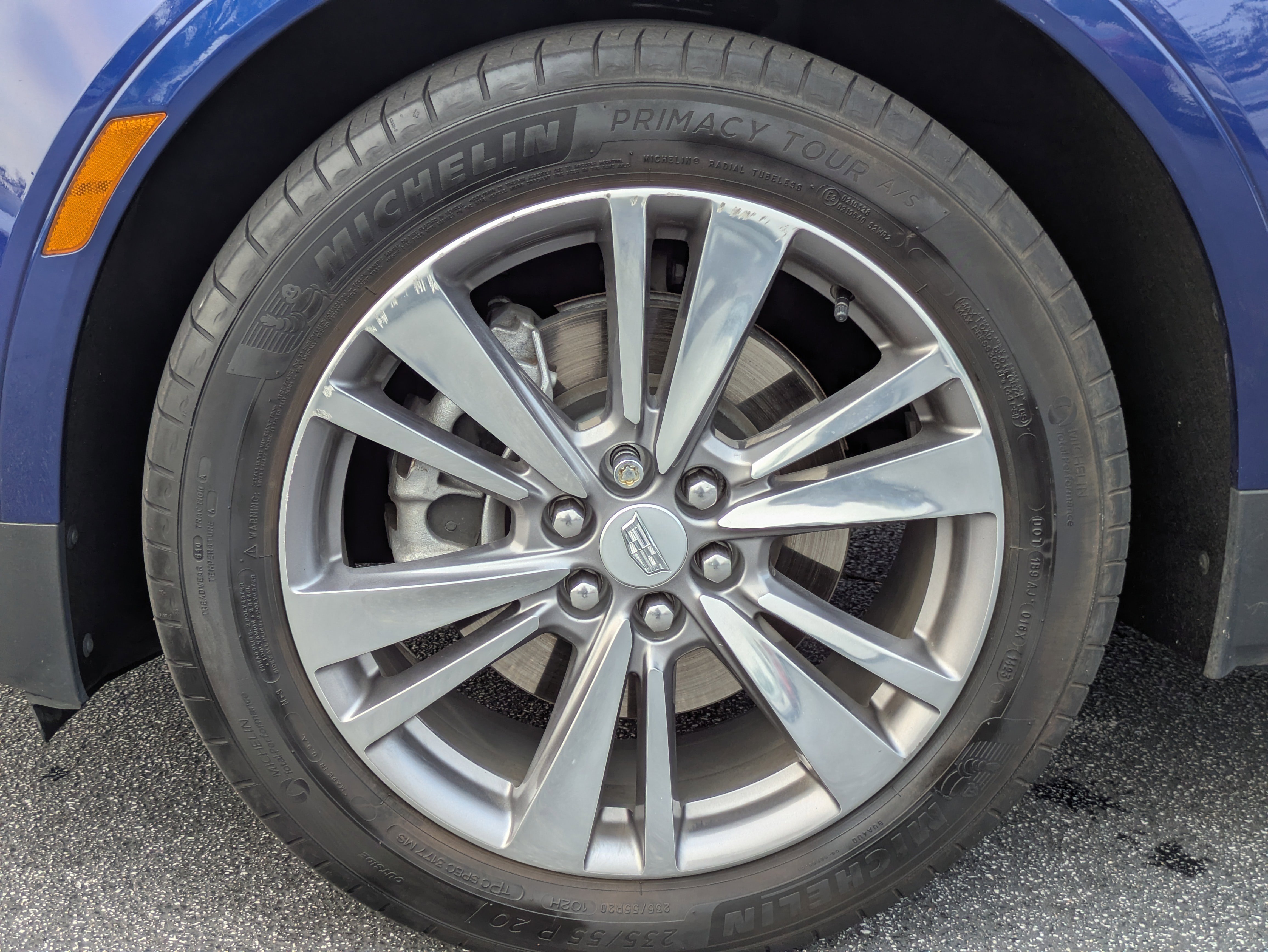 Certified 2023 Cadillac XT5 Premium Luxury w/ LPO, Floor Liner Package FWD image 32