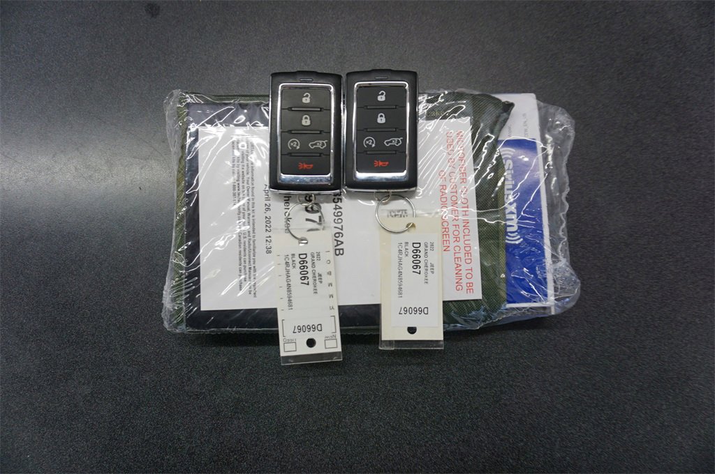 Used 2022 Jeep Grand Cherokee Altitude image 19
