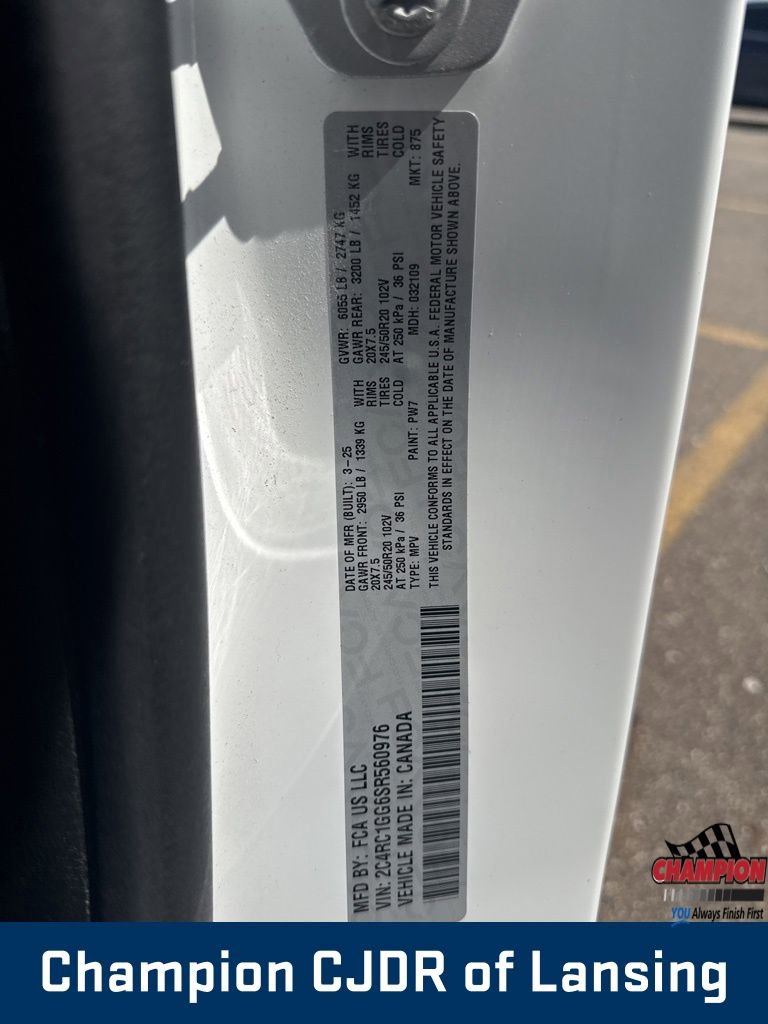 Used 2025 Chrysler Pacifica Limited FWD image 14