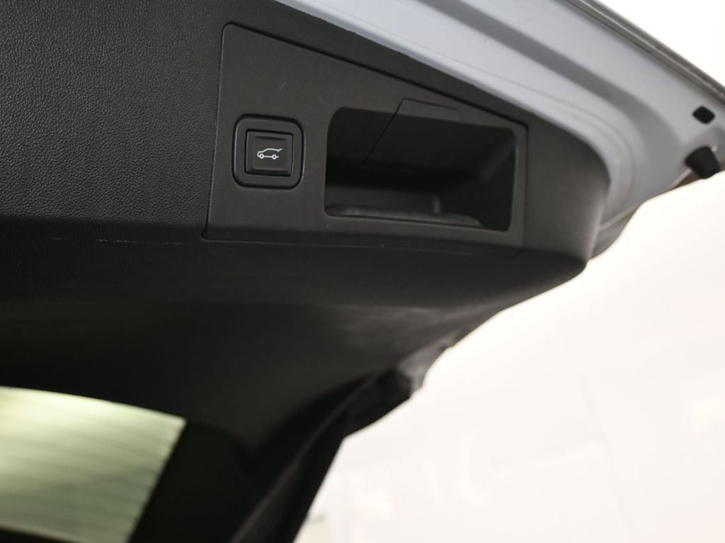 Used 2019 Cadillac XT5 FWD image 38