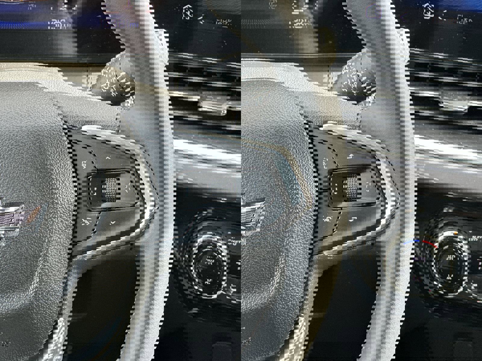 Certified 2025 Chevrolet Trax ACTIV w/ Driver Confidence Package image 21