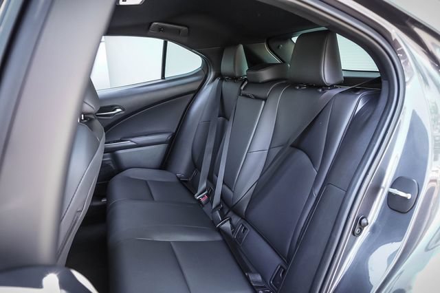 Certified 2025 Lexus UX 300h FWD w/ Accessory Package (Z2) image 18