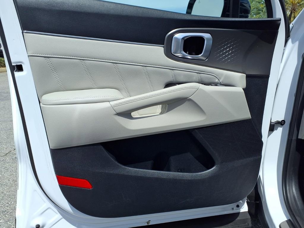 Certified 2023 Kia Sorento SX image 21
