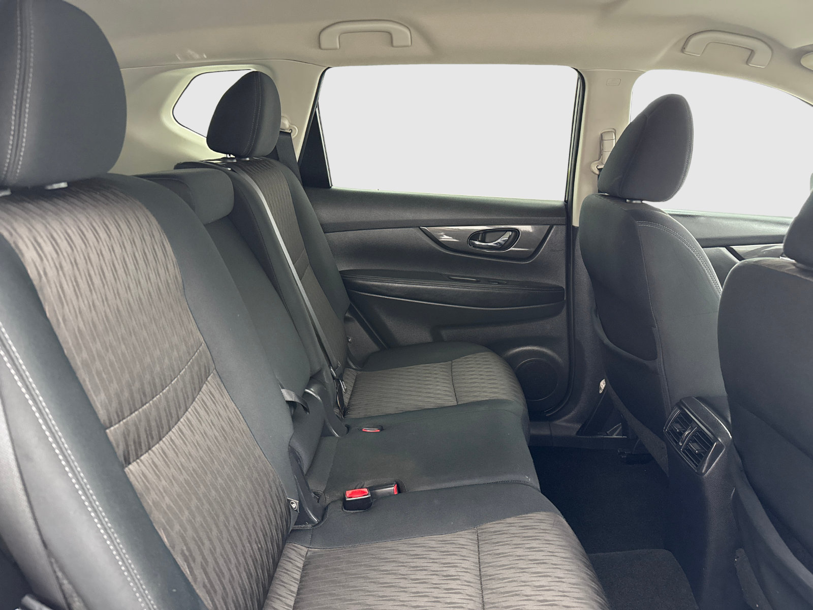Used 2018 Nissan Rogue SV AWD/4WD image 42