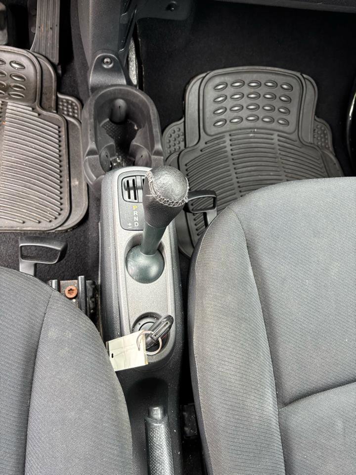 Used 2015 smart fortwo pure image 17