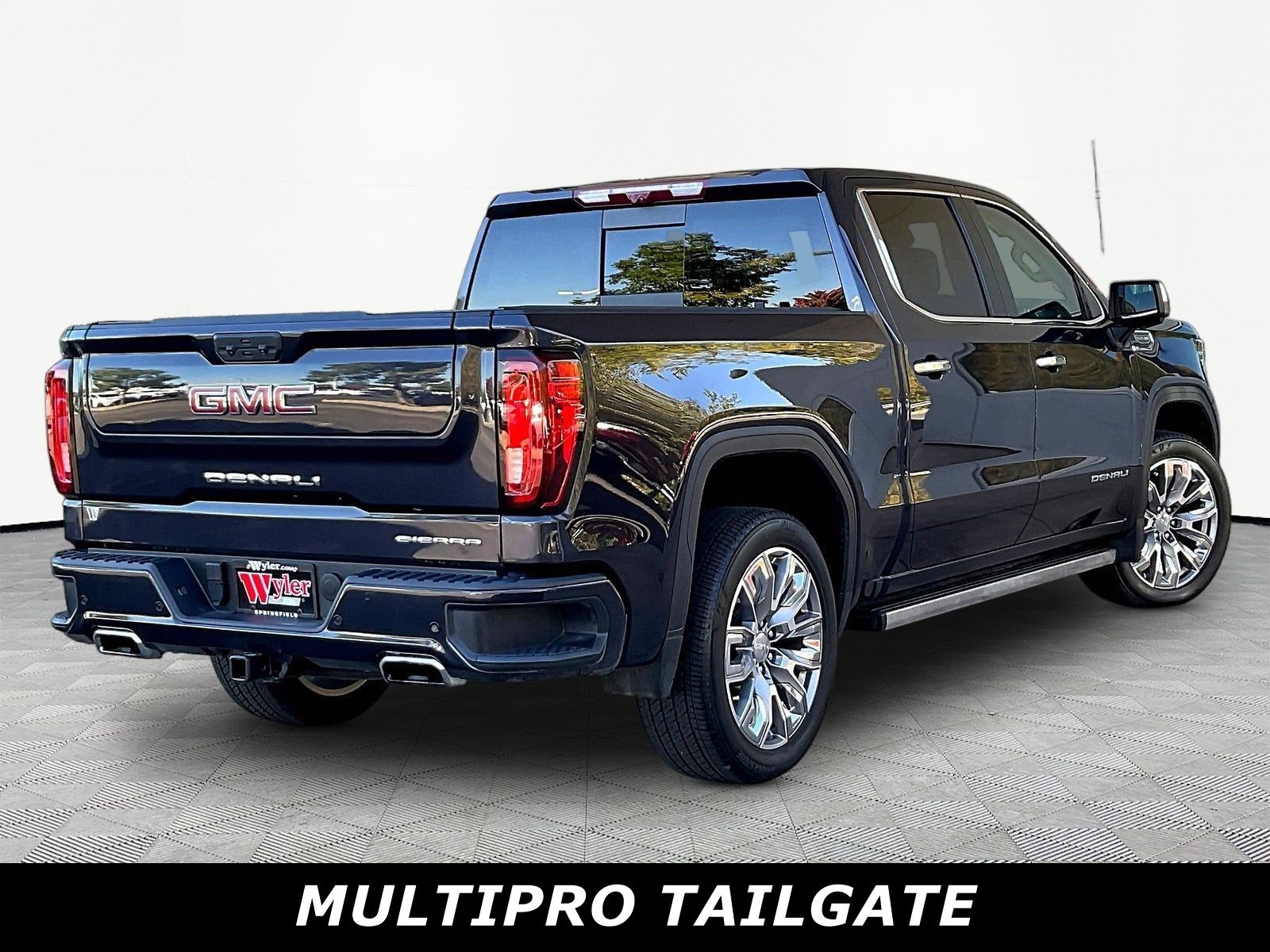 Used 2024 GMC Sierra 1500 Denali w/ Denali Reserve Package AWD/4WD image 6