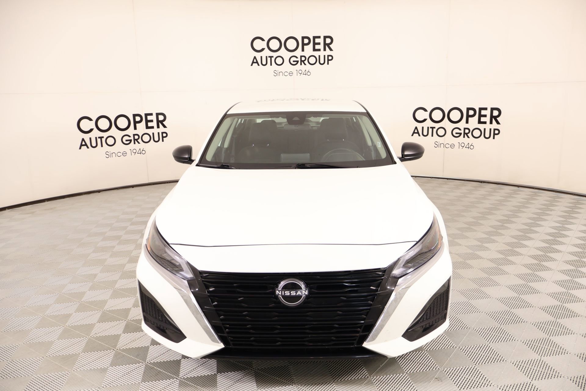 Used 2025 Nissan Altima 2.5 SV FWD image 8