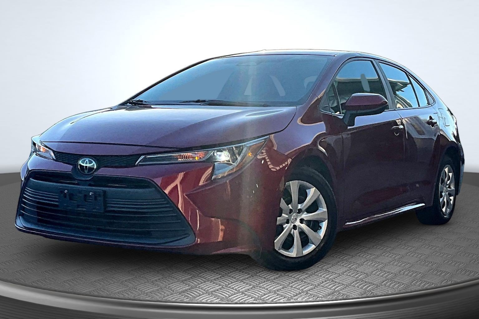 Used 2024 Toyota Corolla LE FWD image 1